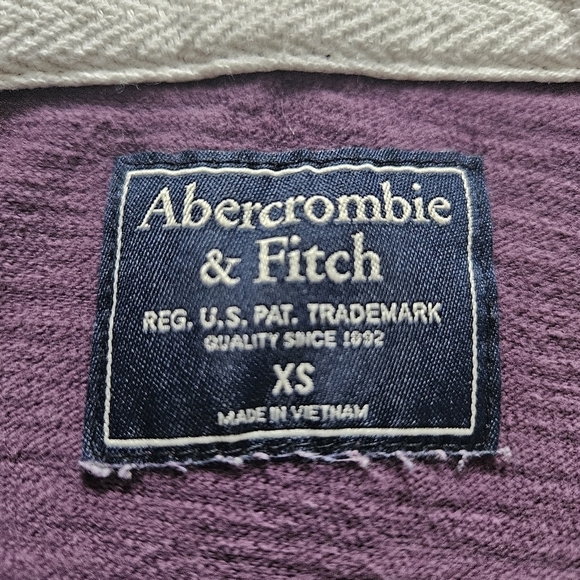 A&F Abercrombie Pullover Sweatshirt Mens Size XS Blue Purple Grey Stripes Button - Picture 6 of 7
